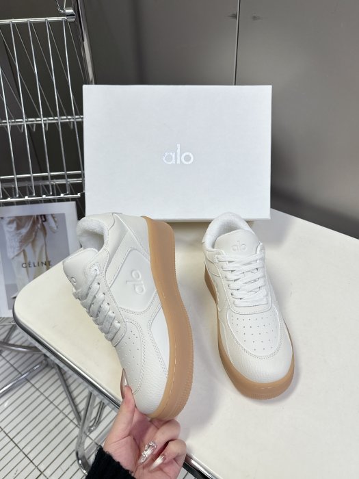 Кроссовки женские фото 4