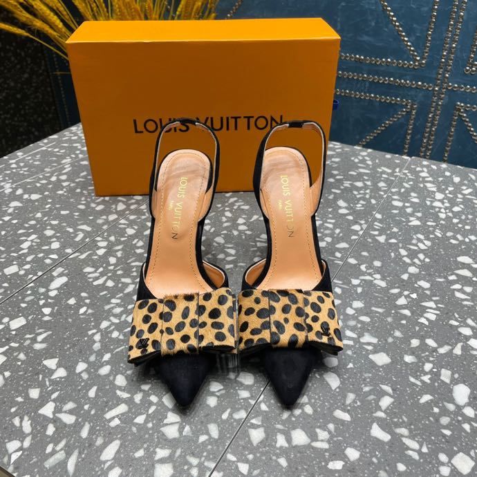 Sandals from леопардовым print