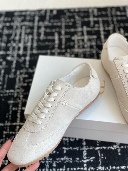 Кросівки фото 7