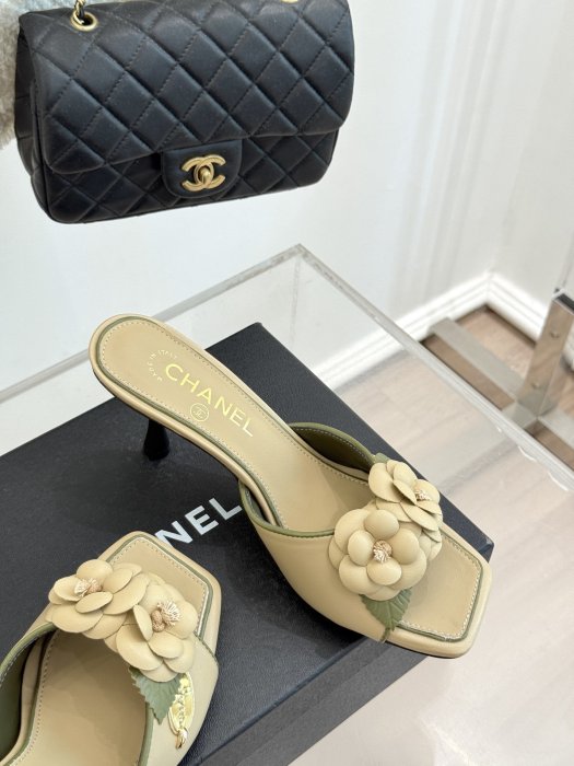 Босоножки фото 5