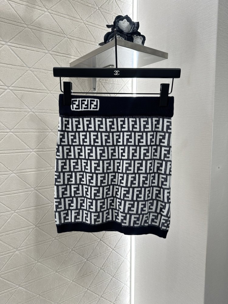 T-shirt women's фото 7