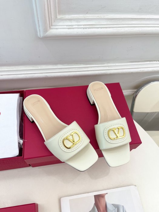 Босоножки фото 2