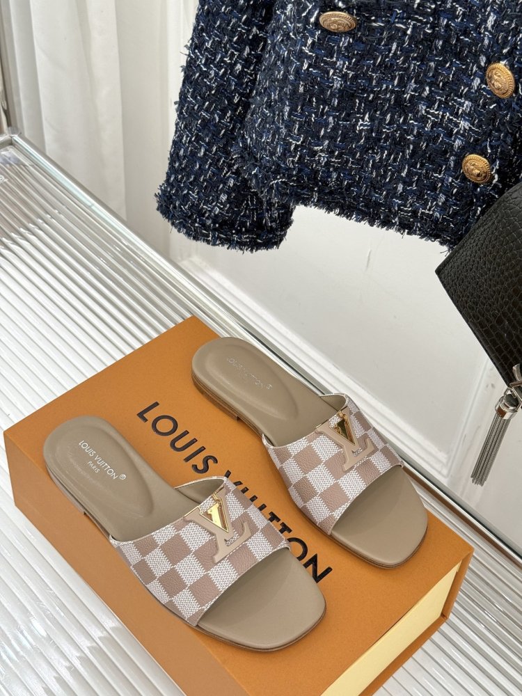 Шлепанцы женские фото 3