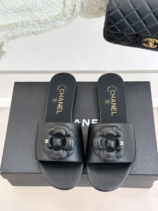 Шлепанцы фото 4