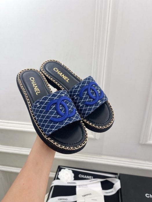 Шлепанцы женские фото 6