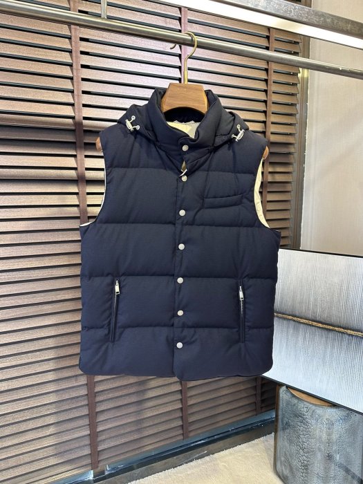 Vest men's