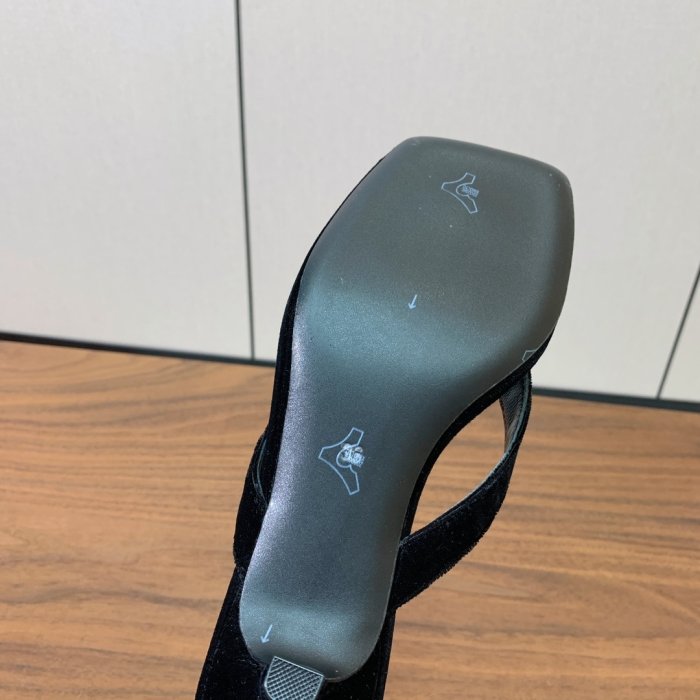 Шльопанці жіночі фото 9