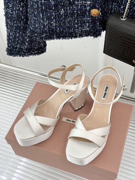 Босоножки фото 2