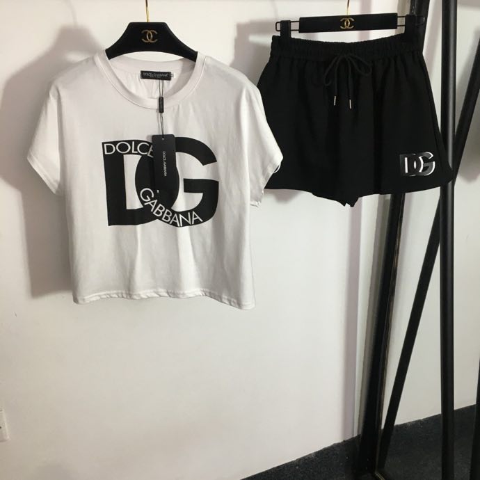 Costume female (T-shirt and shorts)