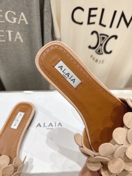 Шльопанці жіночі фото 6