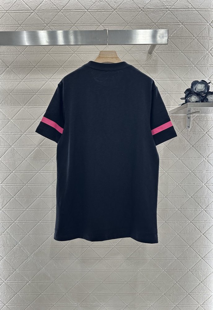 T-shirt women's фото 2