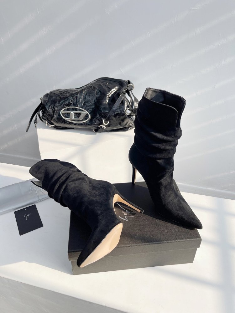 Ботинки женские кожаные с острым носком фото 5