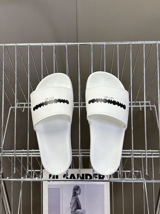 Шлепанцы фото 5