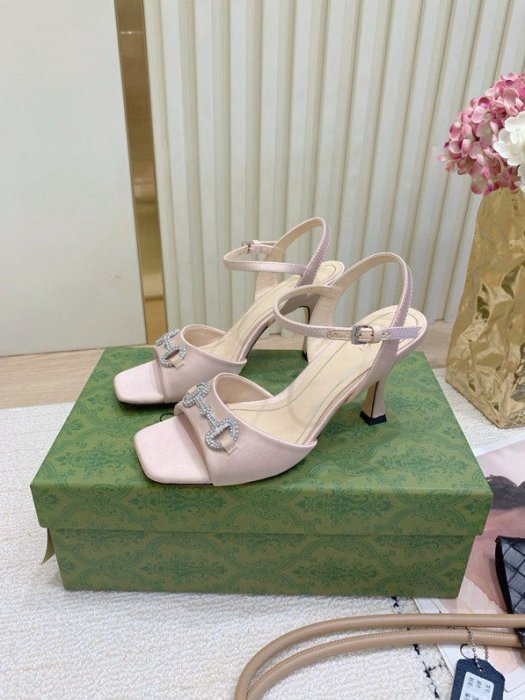 Босоножки фото 8