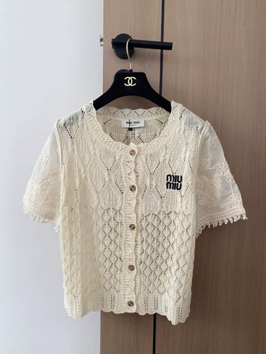 Футболка женская