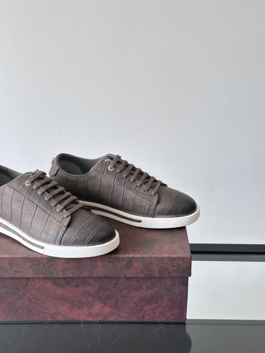 Кроссовки фото 7