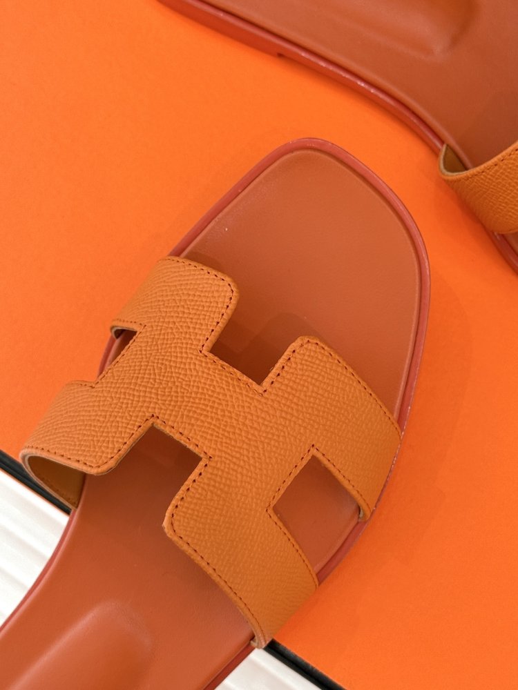 Шльопанці жіночі фото 7