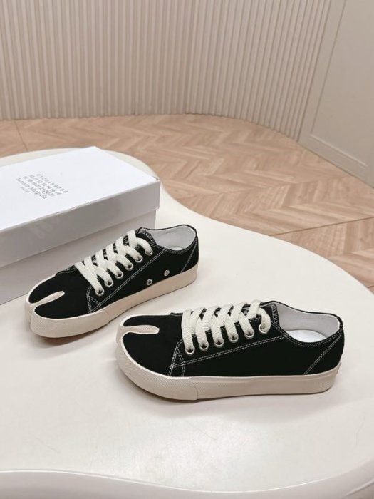 Кеды женские с раздвоенным носком фото 2