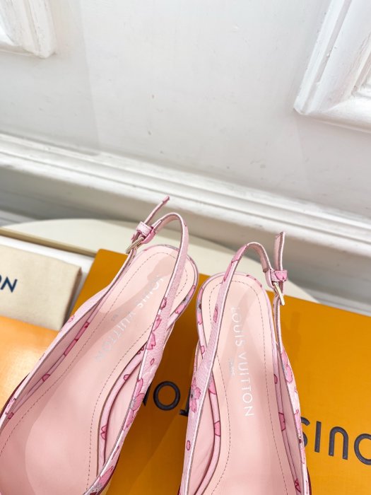 Босоножки фото 8