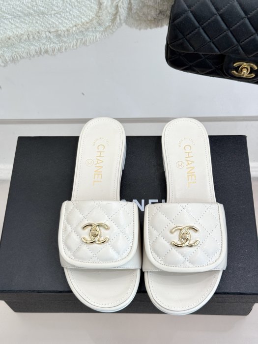 Шлепанцы фото 4