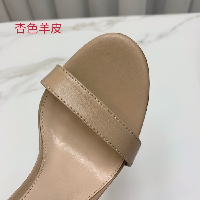 Босоножки фото 4