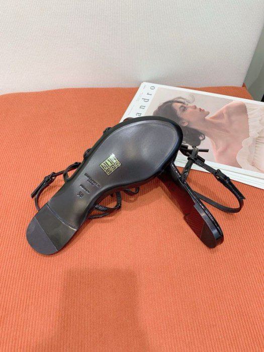 Босоножки фото 5