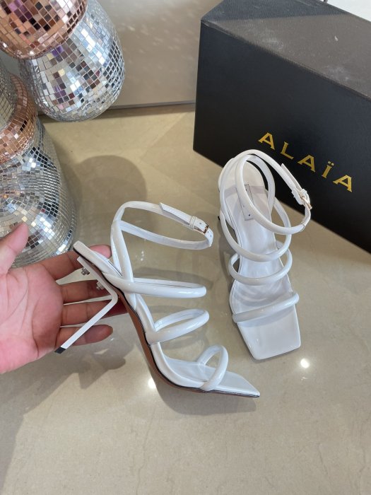 Босоножки фото 2