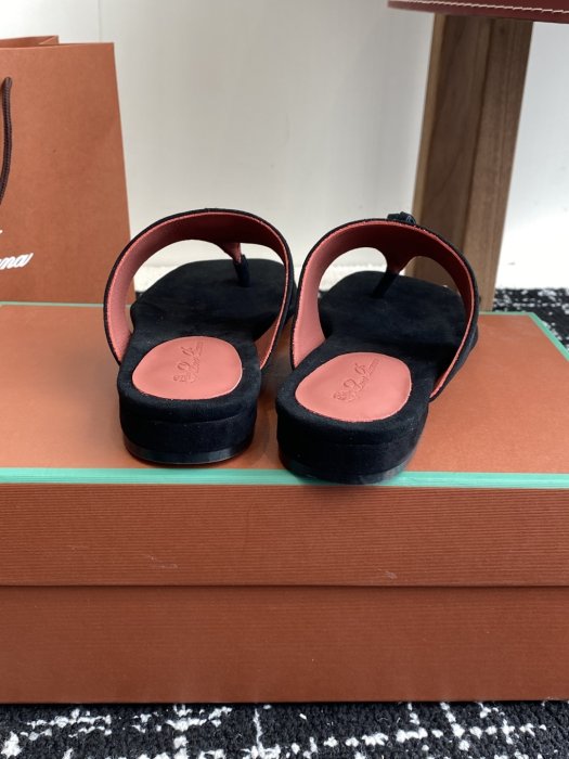 Шлепанцы фото 9