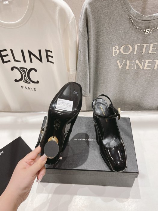 Босоножки фото 9