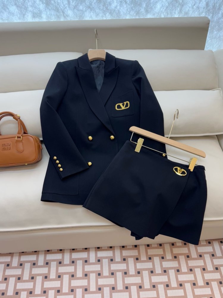 Костюм женский фото 3