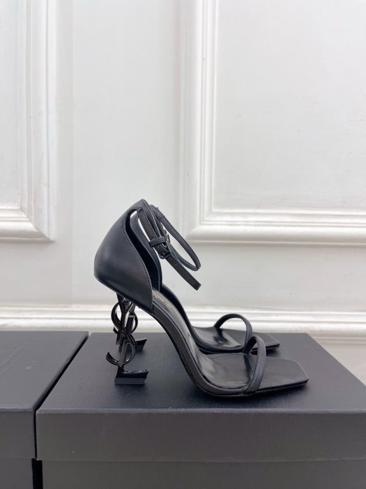 Босоножки фото 2