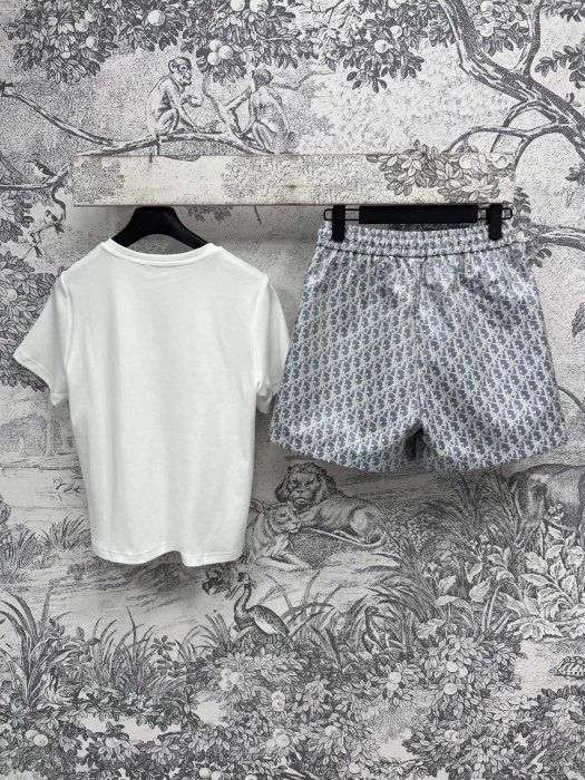 Костюм женский фото 7