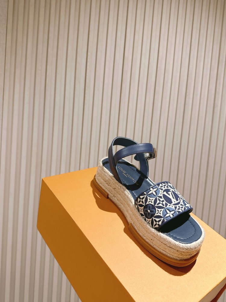 Сандалии женские фото 9