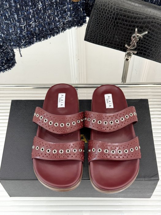 Шлепанцы женские фото 4