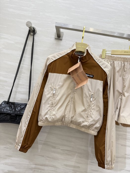 Костюм женский фото 2