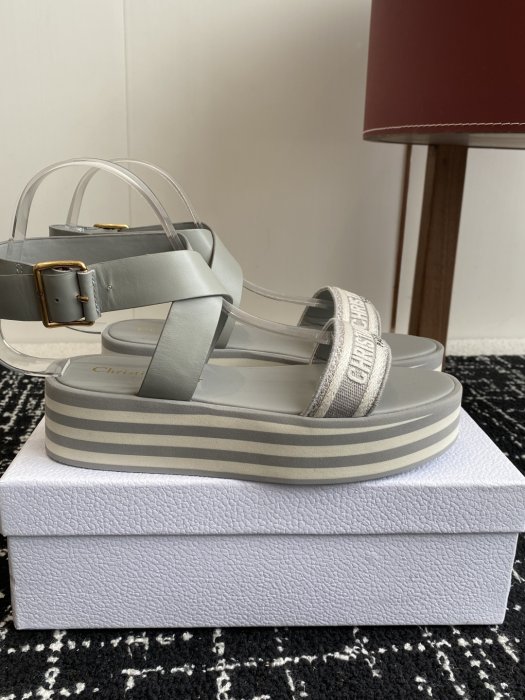 Босоножки фото 2