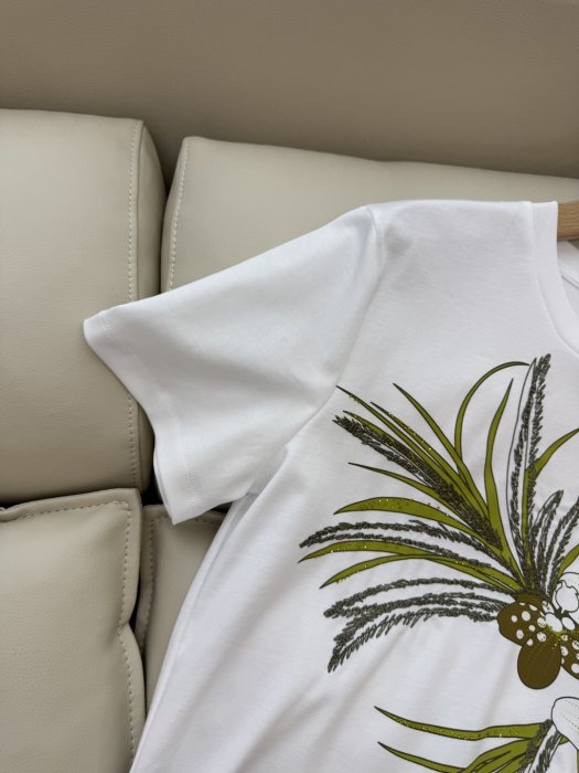 T-shirt women's фото 6