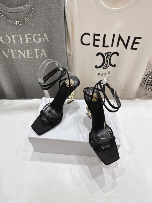 Босоножки фото 2