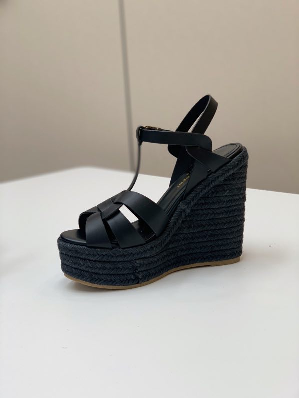 Sandals on high heel black фото 5