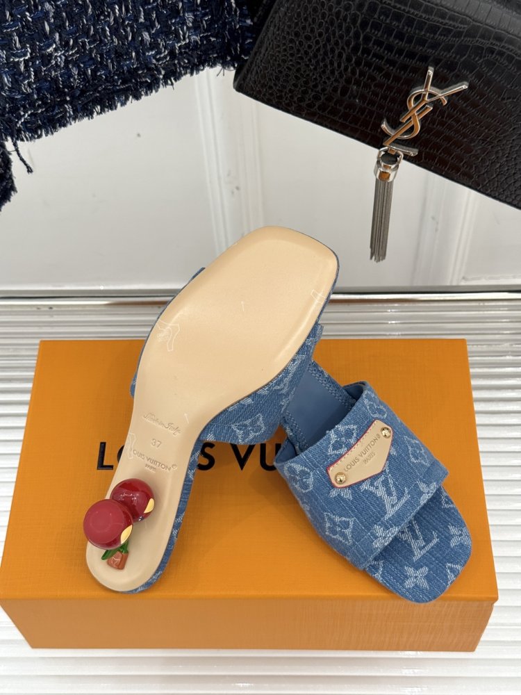 Босоножки фото 9