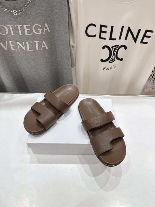 Шлепанцы фото 2