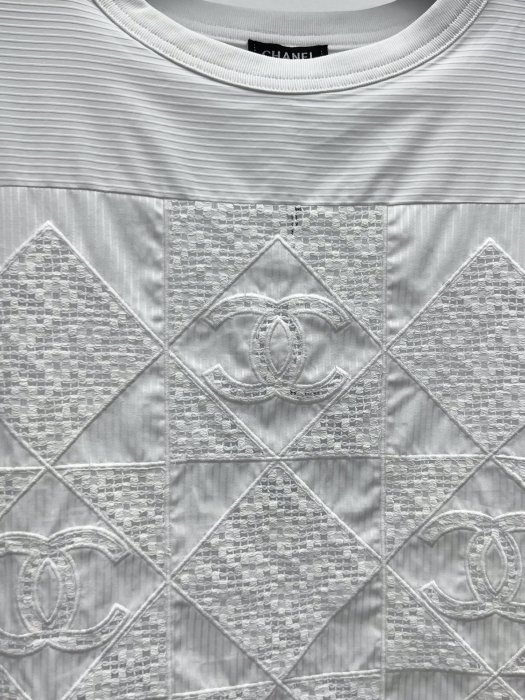 Футболка жіноча фото 3