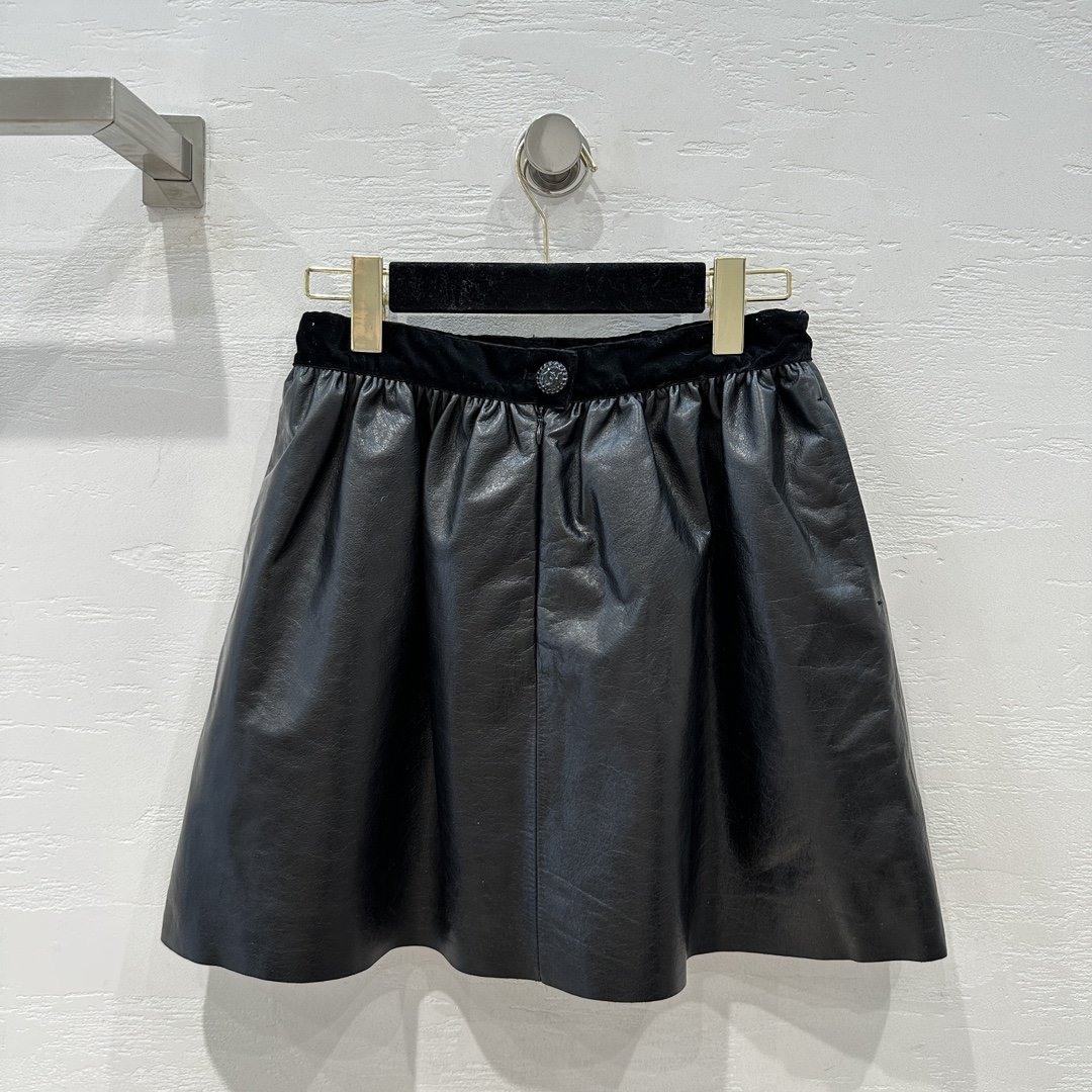 Skirt leather