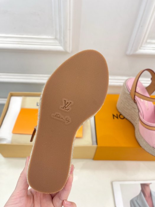 Босоножки фото 9