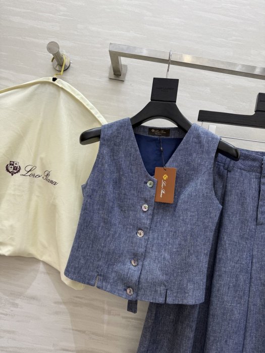 Костюм женский фото 3