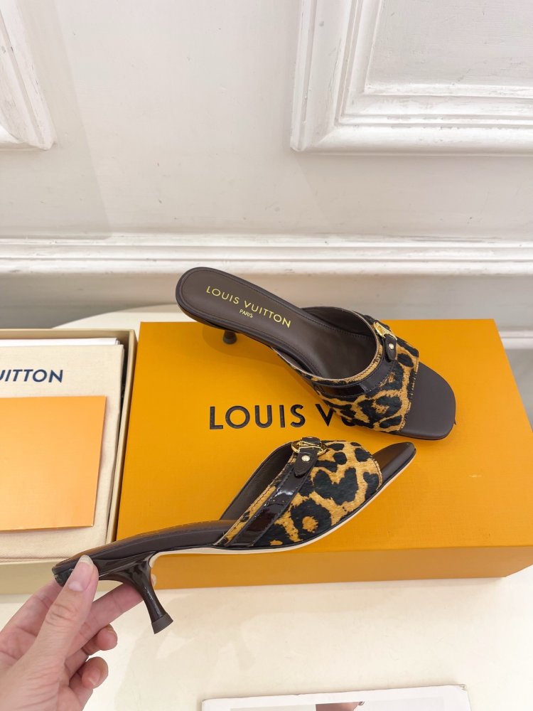 Босоножки фото 4