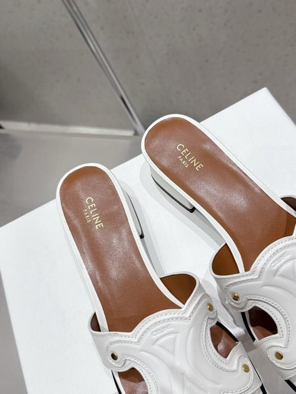 Шлепанцы женские фото 7