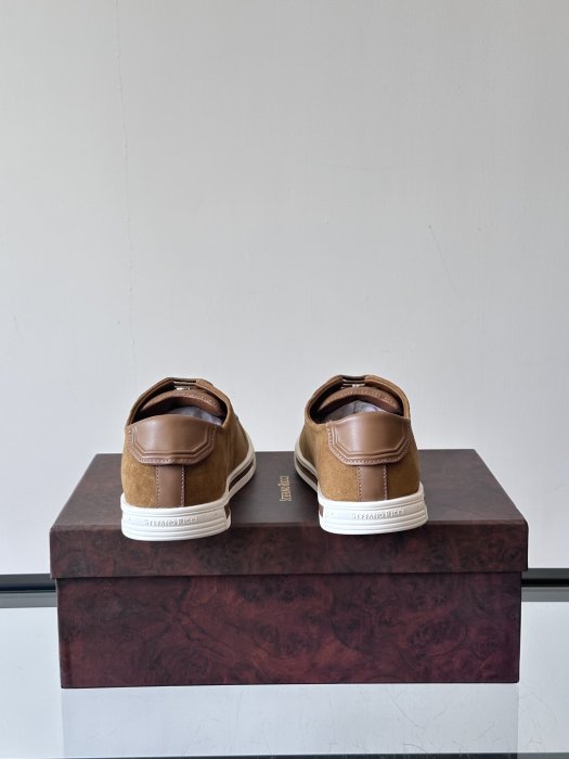 Кроссовки фото 8