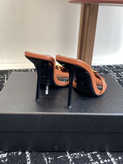 Босоножки фото 8