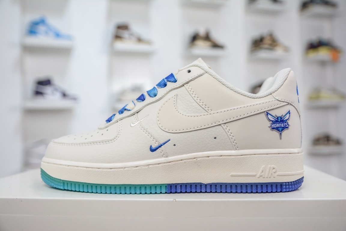 Кросівки Air Force 1 Low 07 Hornets